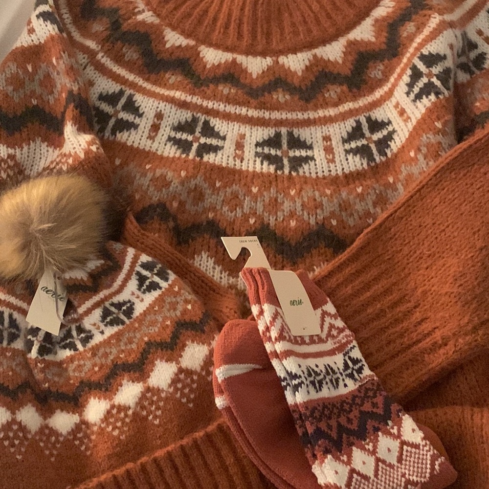 Aerie - (S/P) Sweater 🍁 (fits Medium to Large)